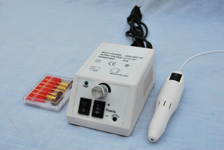 Pen vorm elektrische nagel boren 3.2 mm 18000 RPM 50 / 60 HZ met alle kleuren voor thuis gebruik