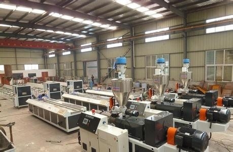 WPC-Machine van de Blad de Plastic Uitdrijving, Kegel Tweelingschroefextruder